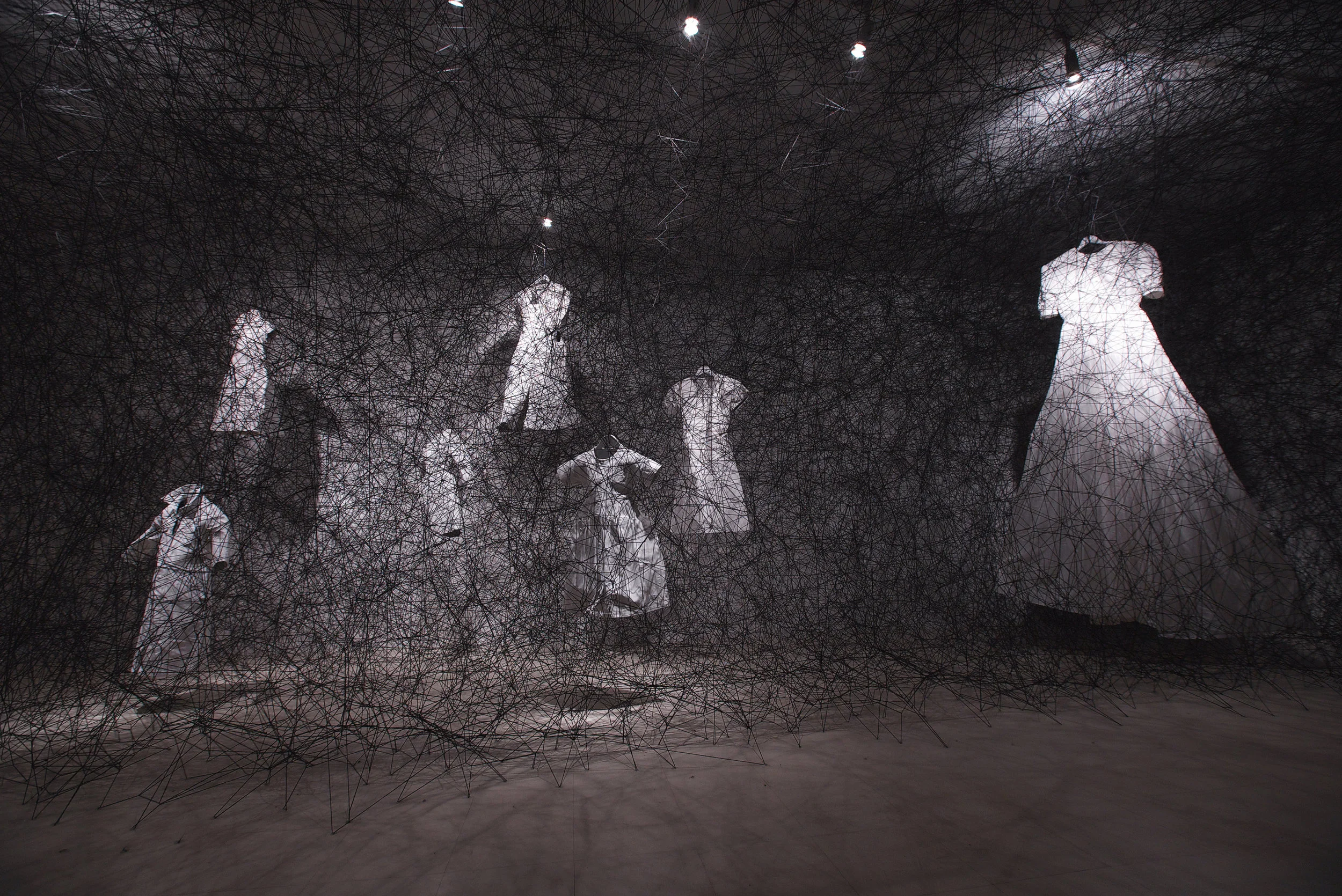 CHIHARU SHIOTA–塩田千春